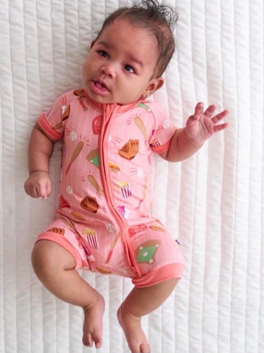 Little Sleepies "All Stars" Pink Shorty Zippy
3Т With baseball bow new!!